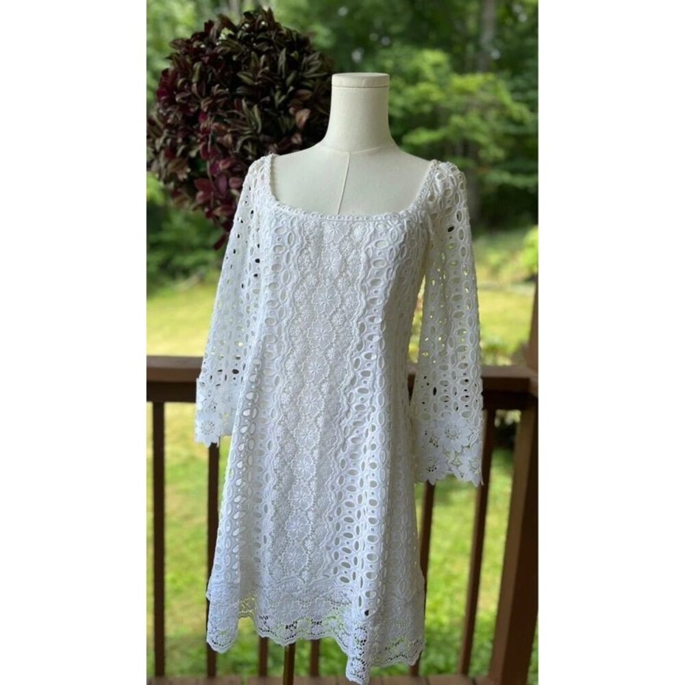 Nanette Lepore White Eyelet Lace Shift Dress Size 2 Made in NYC